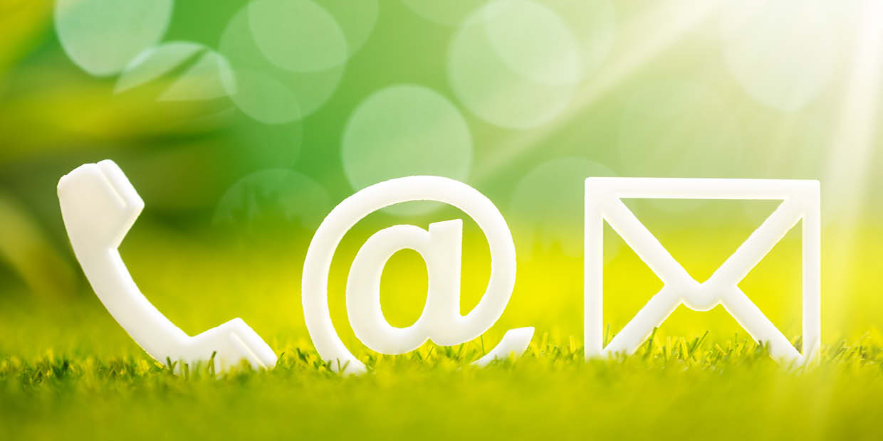 Bilden visar symbolerna för telefon, mejl och brev